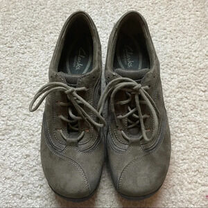 Clarks In Motion Olive green leather loafers